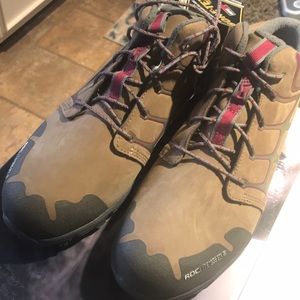 Inov-8 Roclite 335 GTX Hiking Boot.